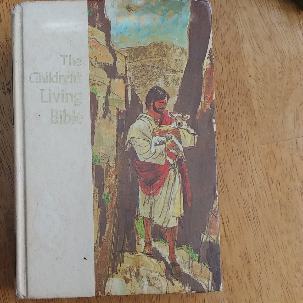 The Children's Living Bible with Illustrated Cover